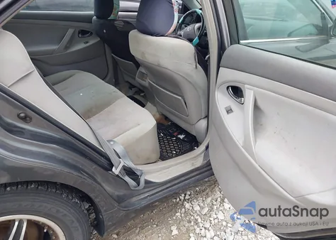 2011 Toyota Camry Le z USA, uszkodzony, nr VIN 4T1BF3EK2BU159967